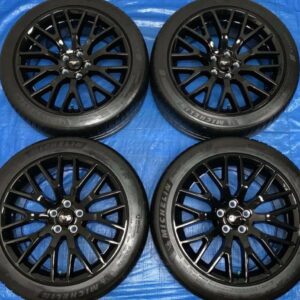 Performance pack 19 wheels with Michelin pilot sport 4s tires