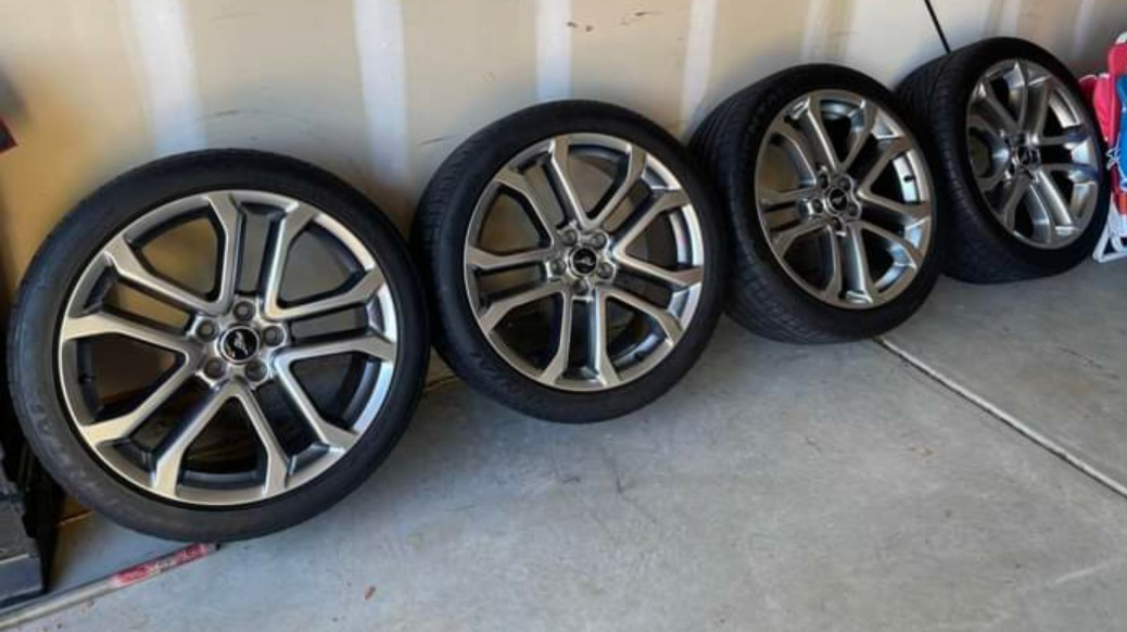A set of 4 mustang 20” GT premium wheels. - Image 2