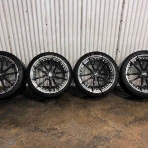 21'' signature SV301s wheels with Michelin Pilot Sport 4s tires.